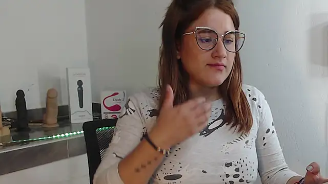 luna palmerau online show from January 18, 2025, 11:11 am