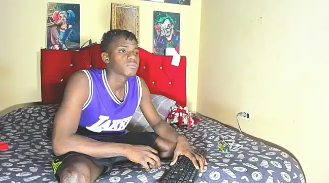 blackWhite hot online show from February 4, 2025, 10:43 am