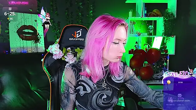  HelenCarter online show from February 17, 2025, 8:47 pm