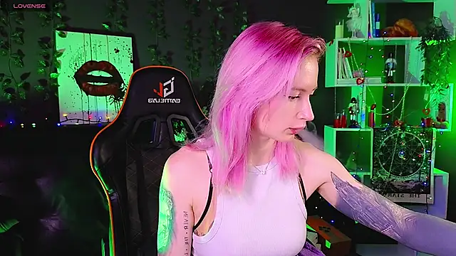  HelenCarter online show from March 7, 2025, 8:44 pm