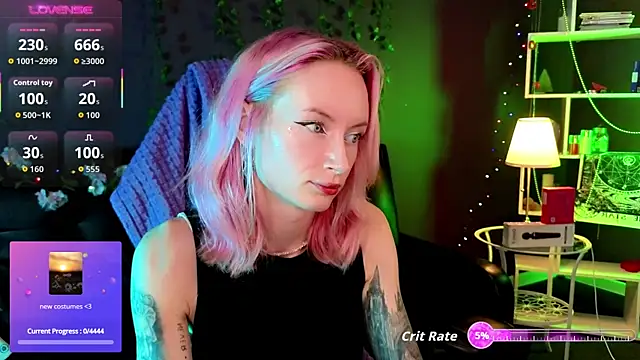  HelenCarter online show from September 21, 2025, 8:43 pm