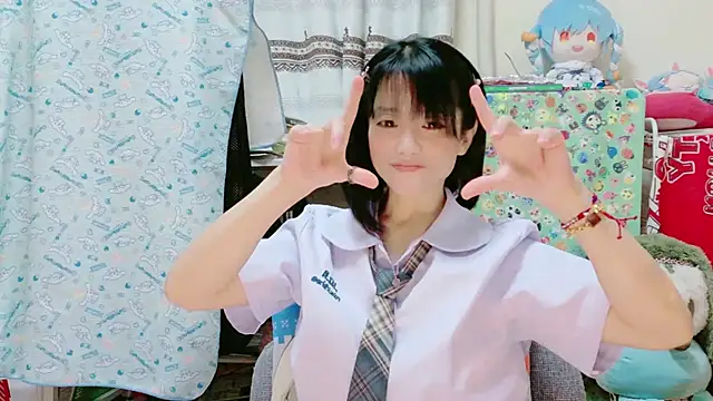 renapiyon8182 online show from January 25, 2025, 7:49 pm