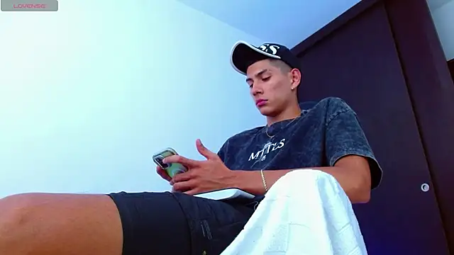 Valerio 20 online show from March 19, 2025, 7:38 pm