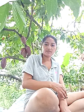 AdelinaMiran90 online show from September 19, 2025, 3:34 pm