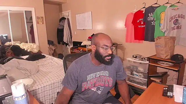 MrChuckDailyXXX online show from October 6, 2025, 2:31 am