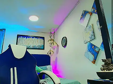 Adil aminn online show from November 6, 2025, 7:04 pm