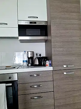 EileX official online show from February 6, 2025, 9:53 am