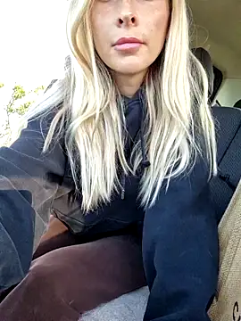 EileX official online show from April 18, 2026, 6:17 am