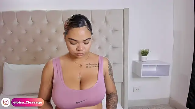 Eloisa cleavage  online show from March 5, 2025, 11:06 am