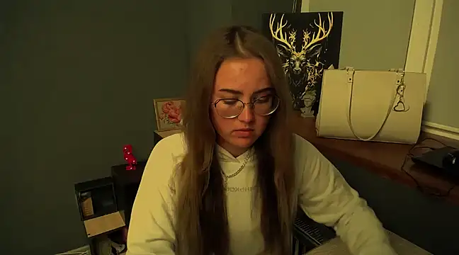 luxie milady online show from December 4, 2024, 1:20 pm