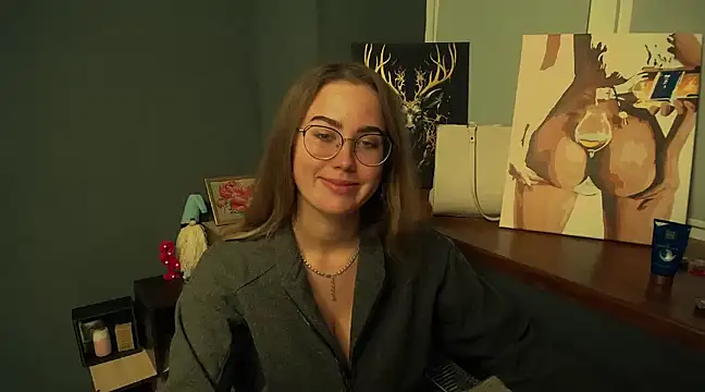 luxie milady online show from December 16, 2024, 2:38 pm