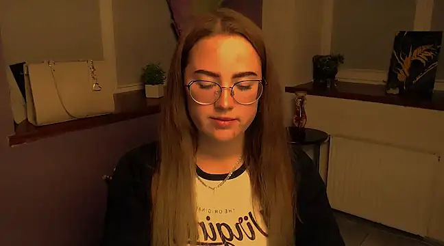 luxie milady online show from December 30, 2024, 3:24 pm