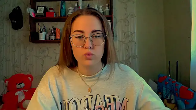 luxie milady online show from October 20, 2025, 8:59 am