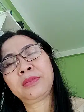 Snapshot of Hangem111 chatting on April 29, 2026, 6:17 am Hangem111 online show from April 29, 2026, 6:17 am