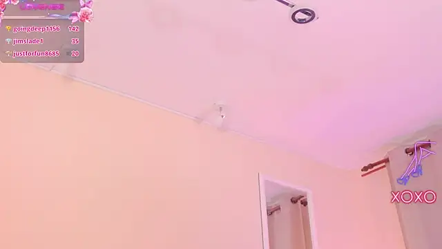 ArianaCroft online show from January 4, 2025, 11:00 am