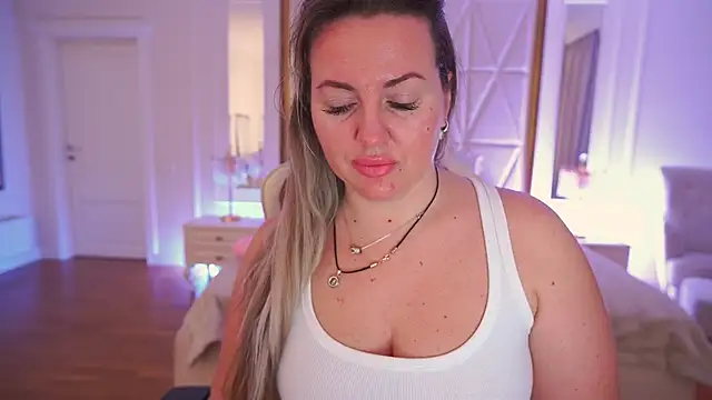 KiraCandyS online show from February 16, 2026, 2:51 am