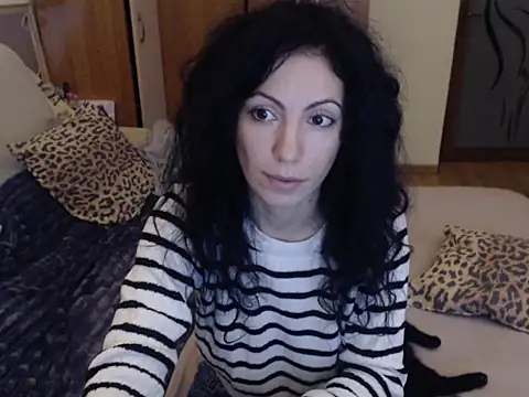 Emmatoo online show from December 21, 2025, 12:34 pm