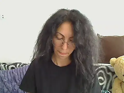 Emmatoo online show from April 3, 2026, 9:18 am