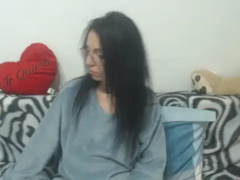 Emmatoo online show from April 24, 2026, 12:35 am