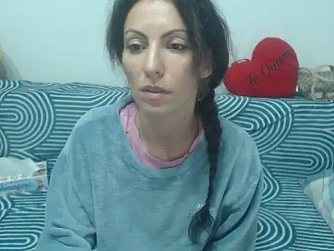 Emmatoo online show from May 15, 2026, 11:01 pm