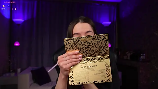 Amely Young online show from March 13, 2025, 1:43 am