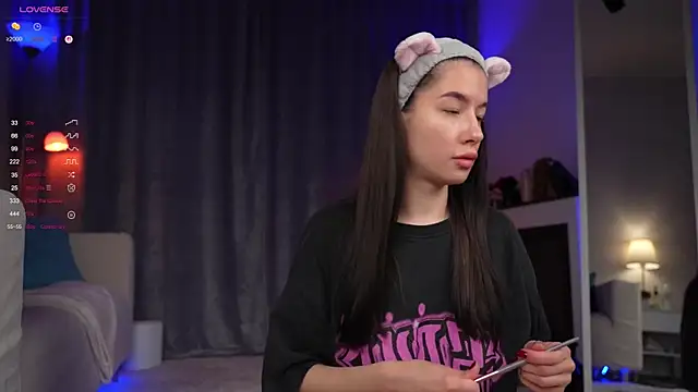 Amely Young online show from September 11, 2025, 1:28 am