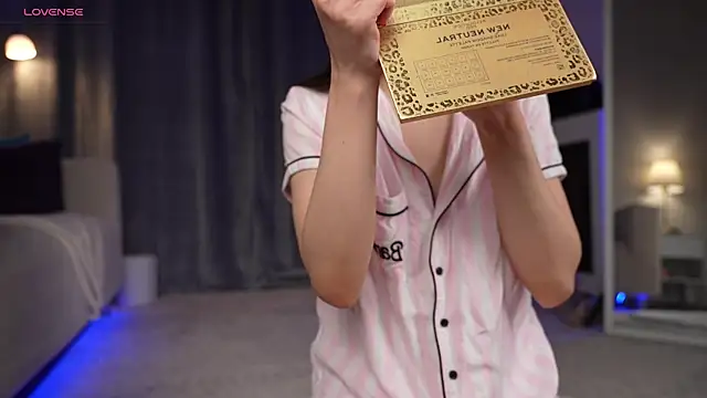 Amely Young online show from October 4, 2025, 12:41 am