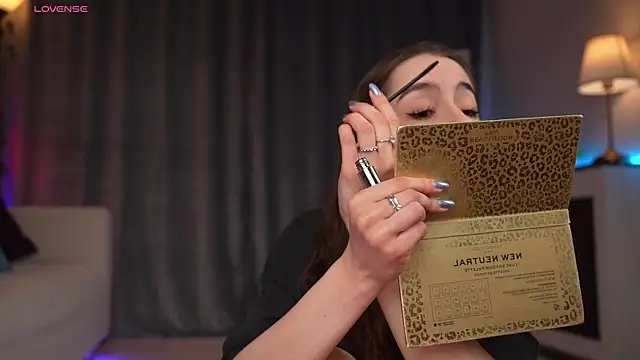 Amely Young online show from April 22, 2026, 3:09 am