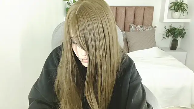 Snapshot of celestica_rose chatting on June 18, 2026, 9:30 pm celestica rose online show from June 18, 2026, 9:30 pm