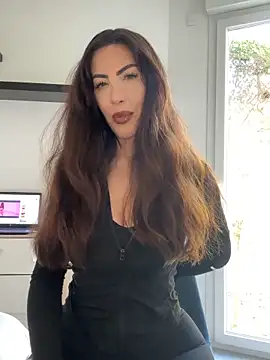 Eyline online show from April 5, 2026, 9:28 am