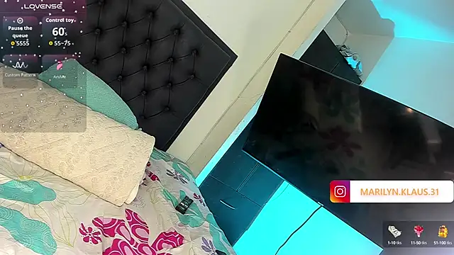 Maryonthemoon online show from September 22, 2025, 2:41 pm