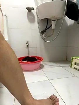 -SingleMom- online show from October 17, 2025, 2:04 am