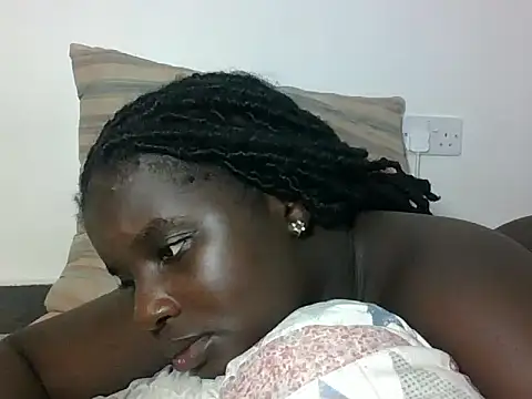 hotebbbyy online show from September 28, 2025, 6:30 am