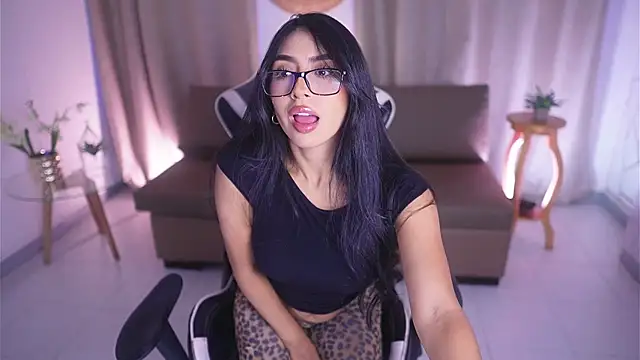 Sara albrecht online show from March 11, 2025, 12:39 pm