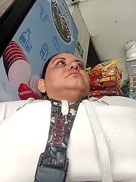 Snapshot of tetasgrandes_karol chatting on November 18, 2025, 6:12 pm tetasgrandes karol online show from November 18, 2025, 6:12 pm