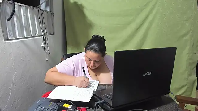 Snapshot of tetasgrandes_karol chatting on February 9, 2026, 3:21 am tetasgrandes karol online show from February 9, 2026, 3:21 am