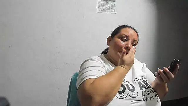 Snapshot of tetasgrandes_karol chatting on March 8, 2026, 1:14 am tetasgrandes karol online show from March 8, 2026, 1:14 am