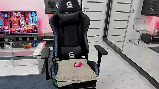 Snapshot of Beauty_Anne chatting on January 2, 2025, 8:06 am Beauty Anne online show from January 2, 2025, 8:06 am