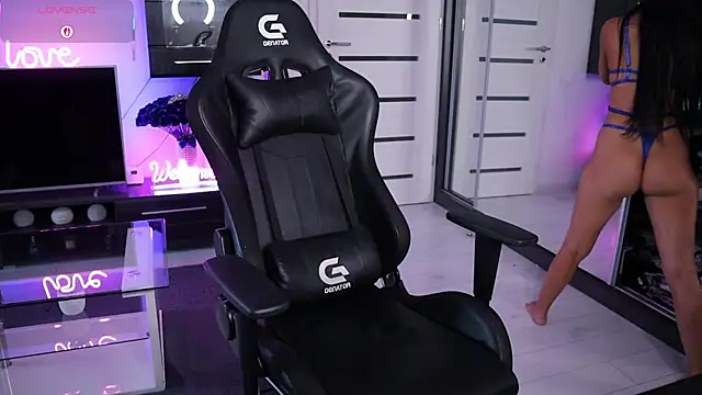 Snapshot of Beauty_Anne chatting on September 18, 2025, 6:15 am Beauty Anne online show from September 18, 2025, 6:15 am