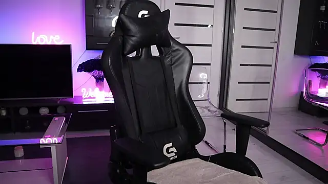 Snapshot of Beauty_Anne chatting on November 26, 2025, 6:58 am Beauty Anne online show from November 26, 2025, 6:58 am