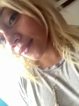 Snapshot of Sweet_MaryJane2 chatting on April 24, 2026, 8:44 pm Sweet MaryJane2 online show from April 24, 2026, 8:44 pm