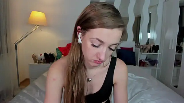 KateRedgar online show from January 31, 2025, 5:32 pm