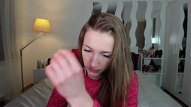 KateRedgar online show from February 4, 2025, 2:10 pm