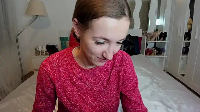 KateRedgar online show from February 6, 2025, 3:31 pm