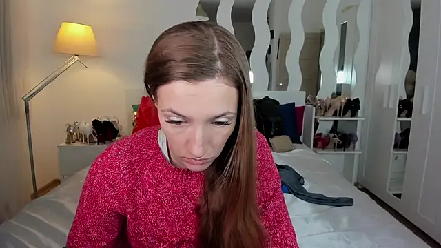 KateRedgar online show from February 9, 2025, 3:56 pm