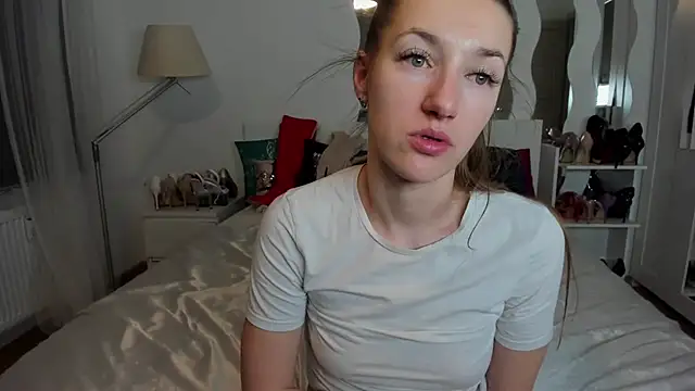 KateRedgar online show from March 22, 2025, 11:53 pm