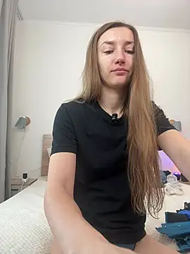 KateRedgar online show from April 12, 2026, 11:15 am