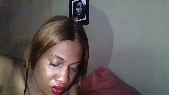 Snapshot of Moorella1 chatting on September 27, 2025, 8:52 am Moorella1 online show from September 27, 2025, 8:52 am