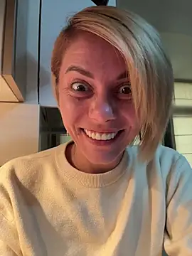 tanyagrey online show from October 27, 2025, 6:50 am