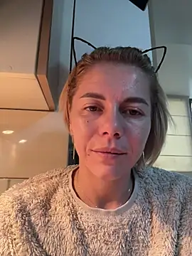 tanyagrey online show from November 18, 2025, 6:40 am